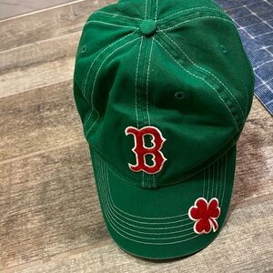 BOSTON RED SOX Genuine Merchandise Green Cap w Red Shamrock